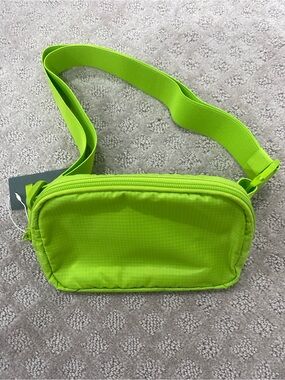 Vera Bradley Neon Lime Crossbody Belt Bag